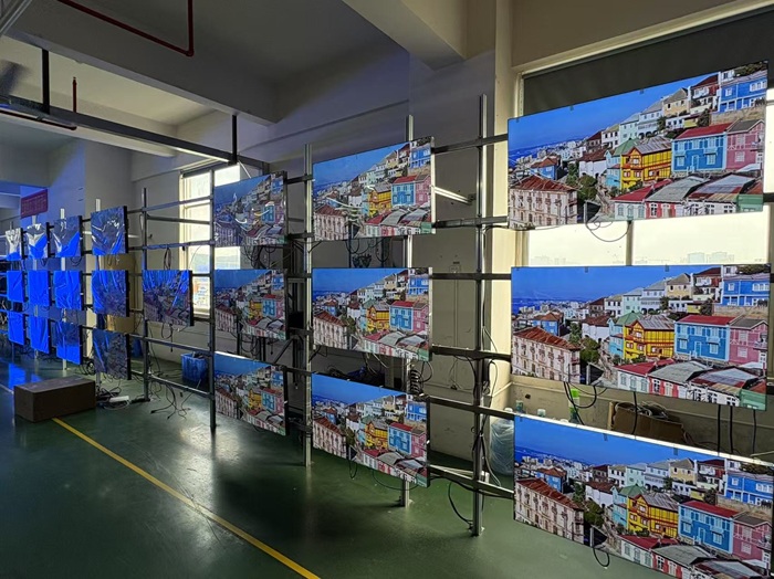 華邦瀛集團老化測試液晶拼接屏